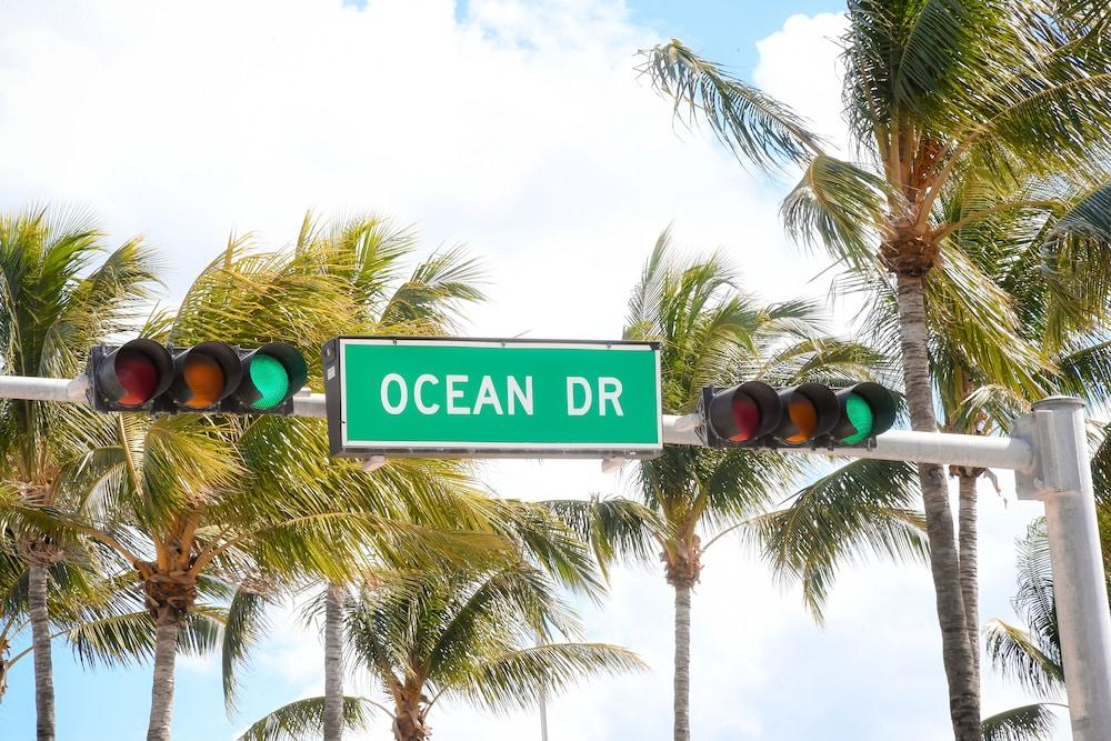 Ithaca Aparthotel Miami Beach Bagian luar foto